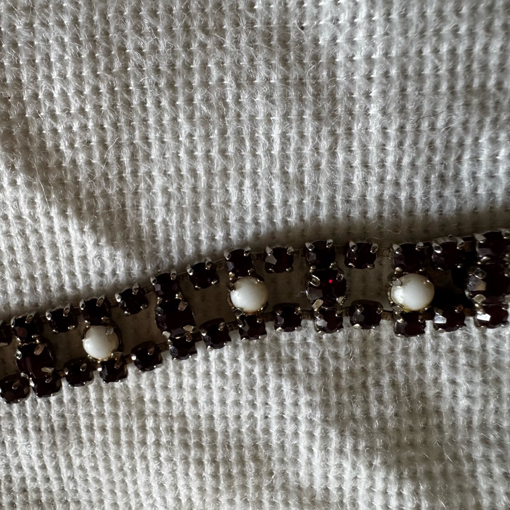 Red and White Stone Costume Jewelry Bracelet - Picture 2 of 5